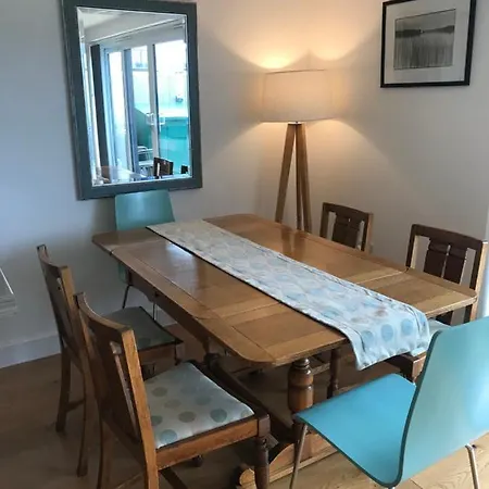 Apartment Modern With Stunning Views, Close To Amenities And St Ives Hayle