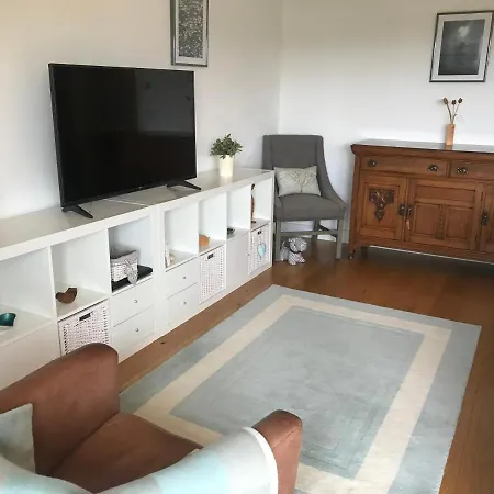 Apartment Modern With Stunning Views, Close To Amenities And St Ives